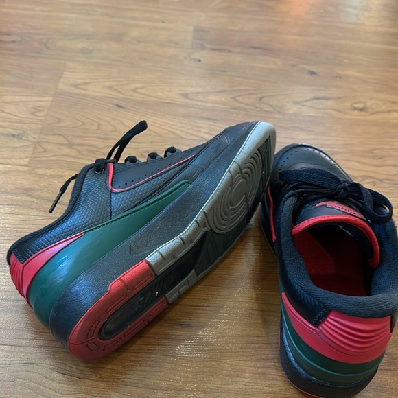 Air Jordan nike retro low style boys sneakers. - Picture 6 of 11